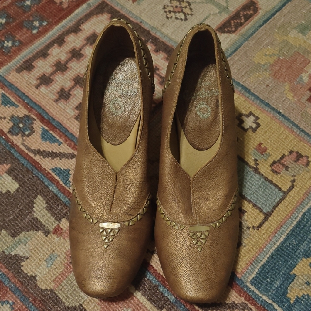 Calleen Cordero metallic brown heels with Rounded Toe and metal studs